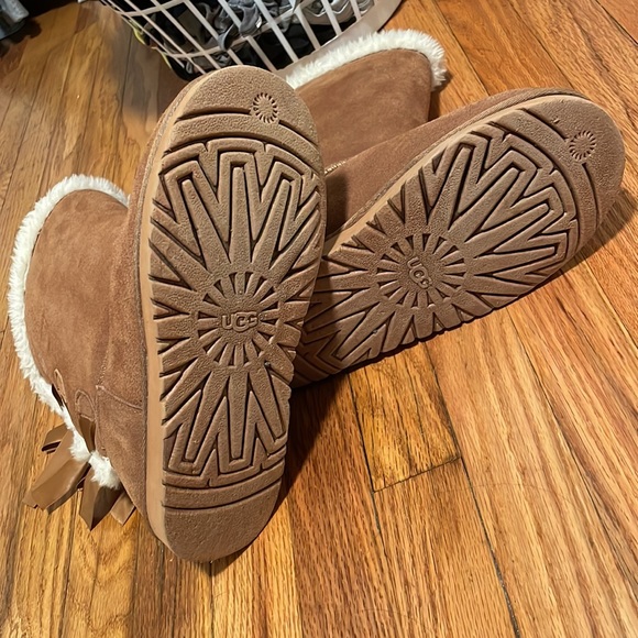 Women’s UGG boots - Picture 5 of 7